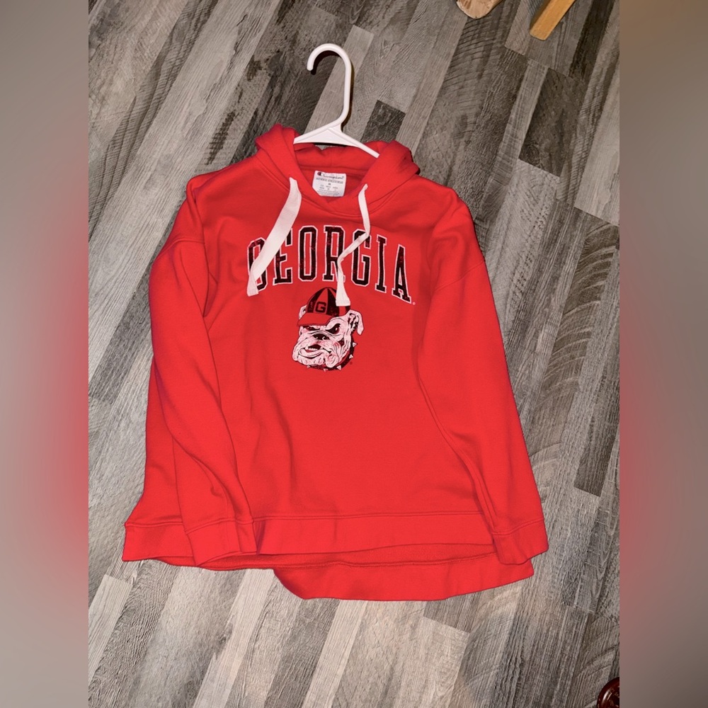 Georgia bulldawgs sweatshirt looks great with leggings longer in the back